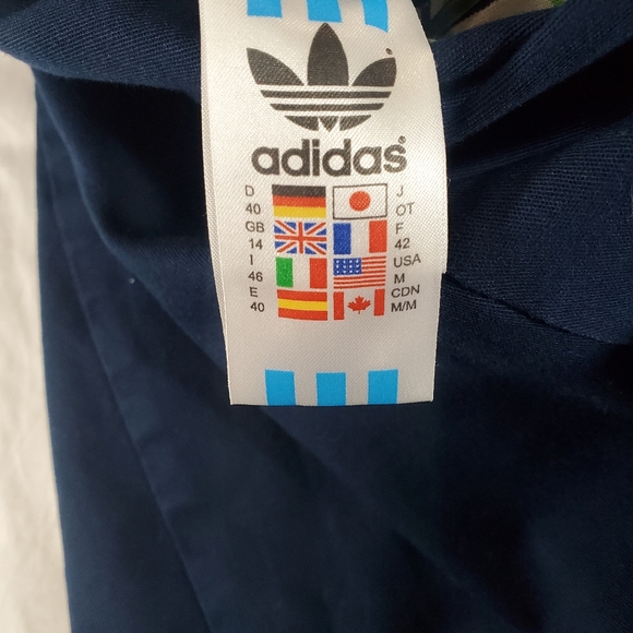 Rare Adidas ladies reversible jacket. Medium. - Picture 11 of 12